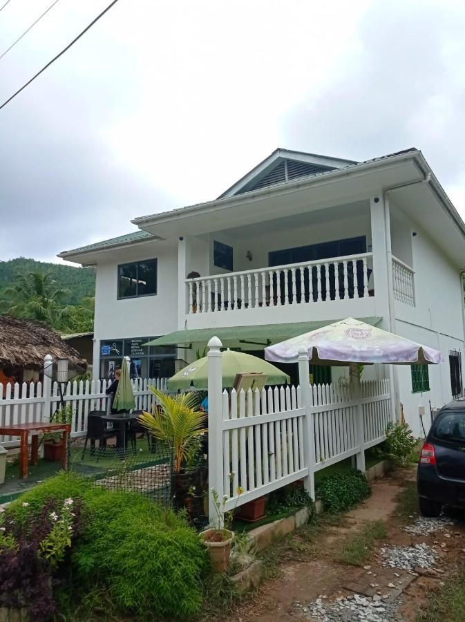 Les Forbans Selfcatering Apartment Takamaka Exterior foto
