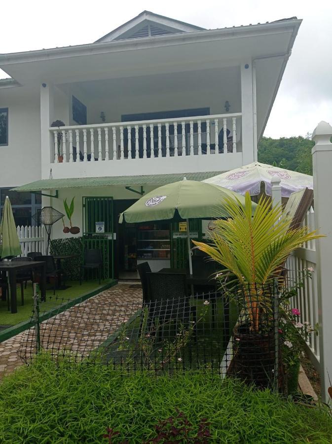 Les Forbans Selfcatering Apartment Takamaka Exterior foto