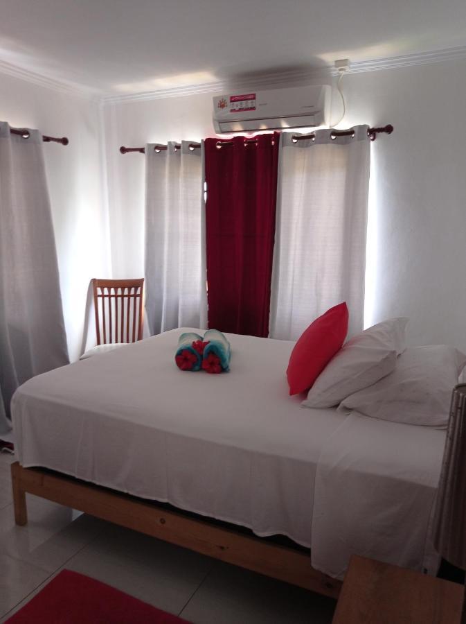 Les Forbans Selfcatering Apartment Takamaka Exterior foto