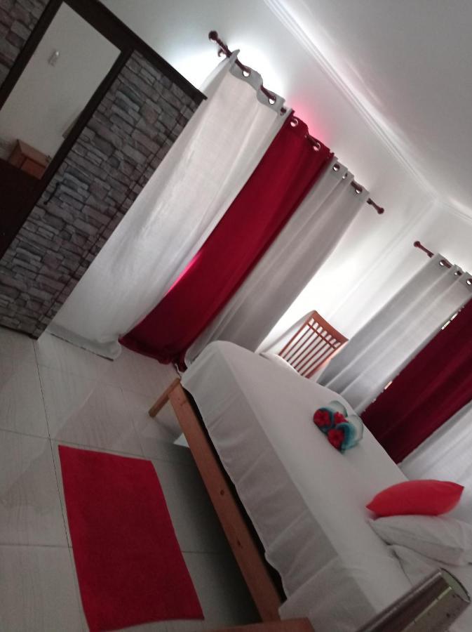 Les Forbans Selfcatering Apartment Takamaka Exterior foto