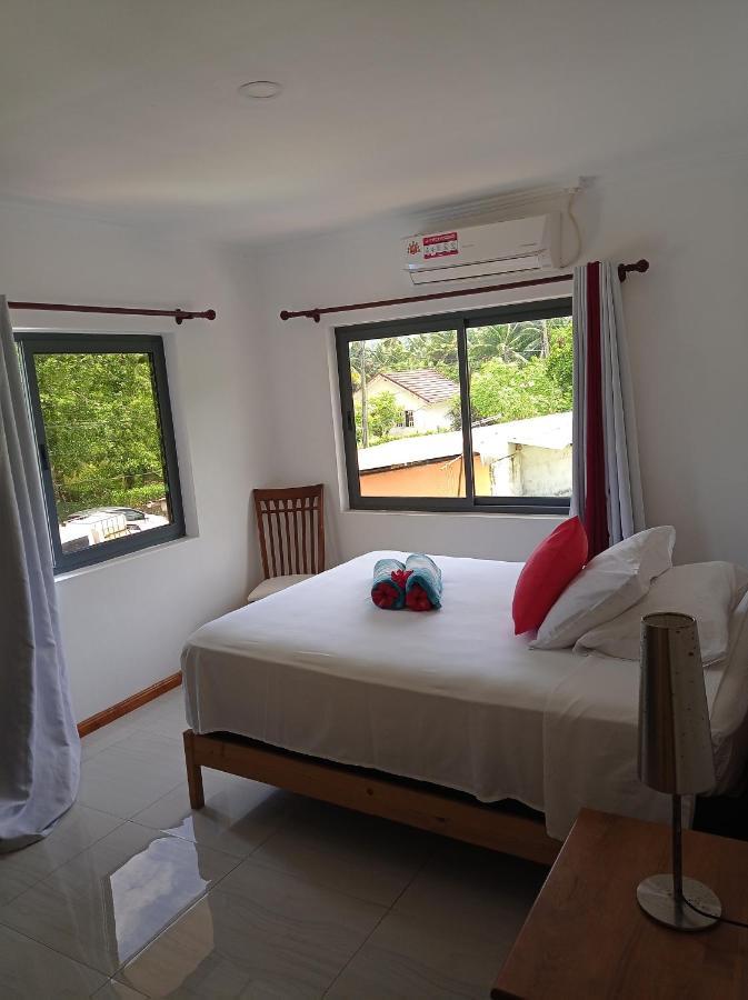 Les Forbans Selfcatering Apartment Takamaka Exterior foto